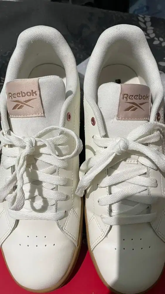 Sepatu reebok court clean