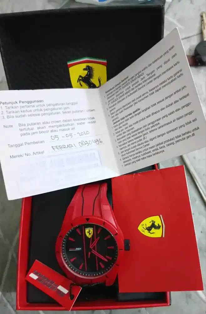 Jam tangan scuderia ferrari seri redrev barang koleksi jarang pakai