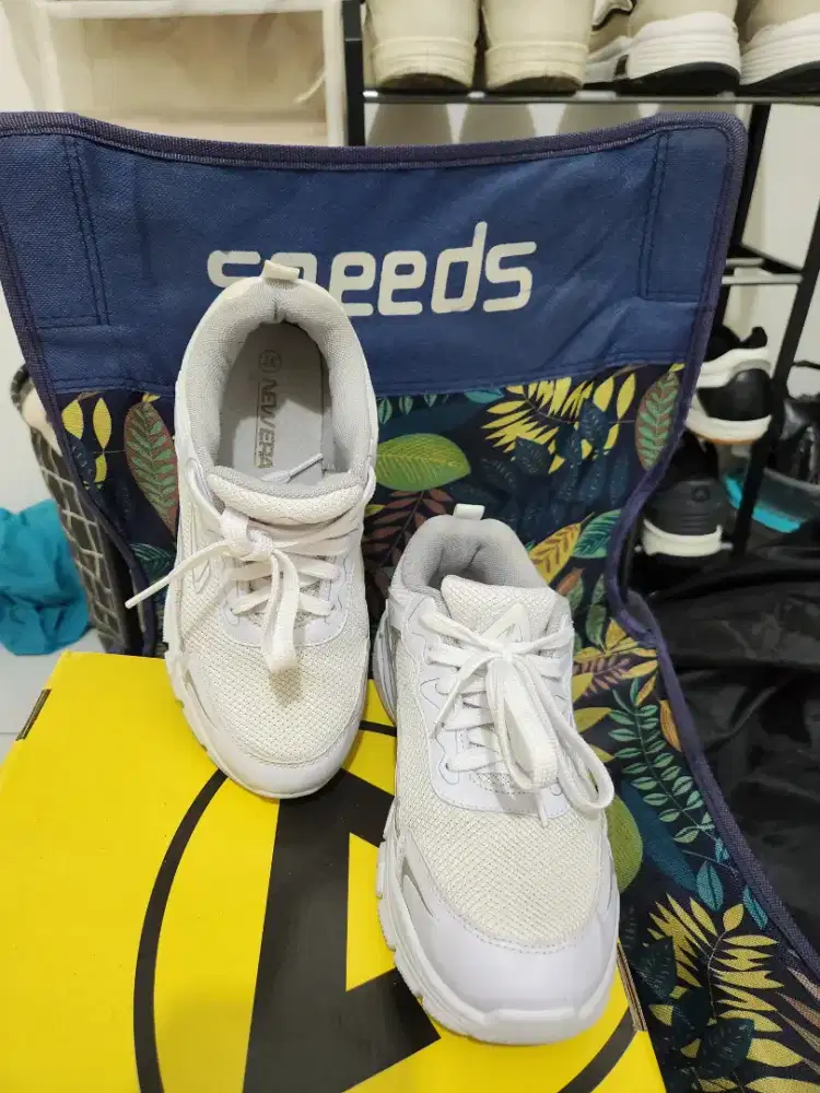 Sepatu New Era Size 37