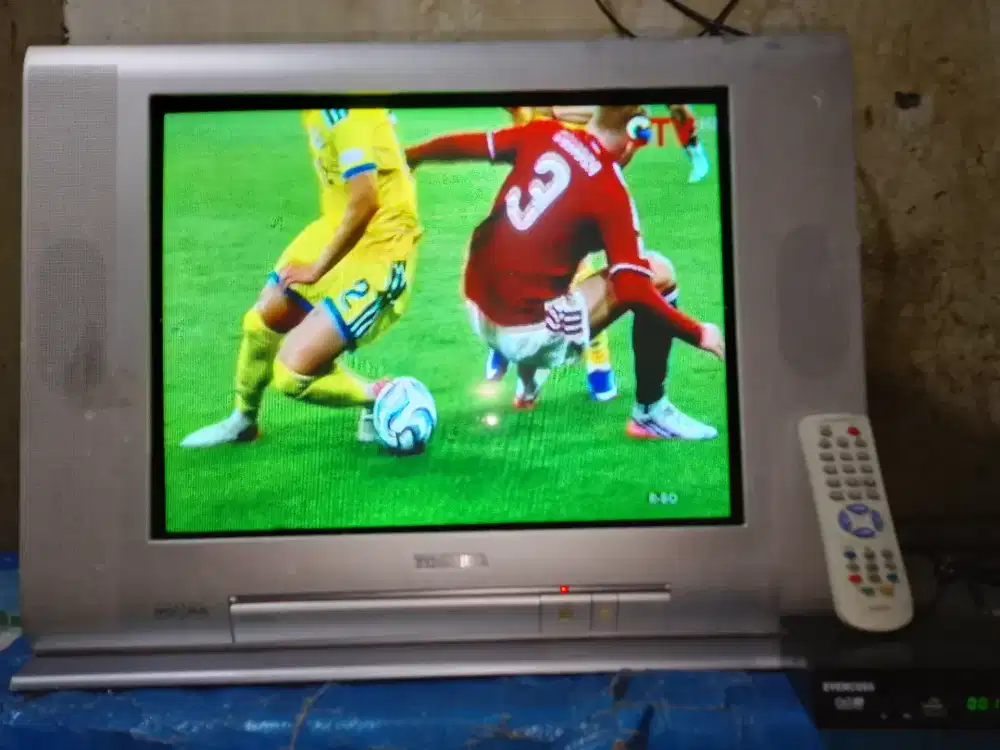 TV TABUNG 21inc flat.