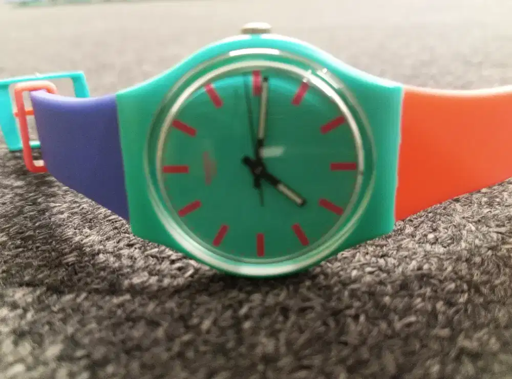 Jam swatch original siap pakai kondisi oke.Only Jam Aja