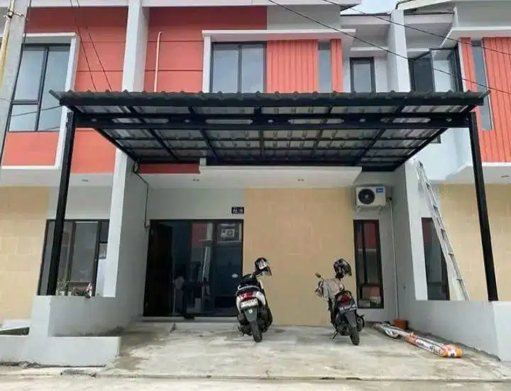 Kanopi rumah terpasang