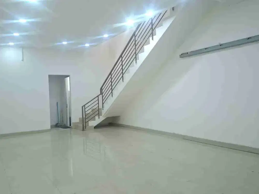 Disewakan Ruko 2 Lantai Mainroad BKR Bandung – LT 107 m², 30.000 Watt