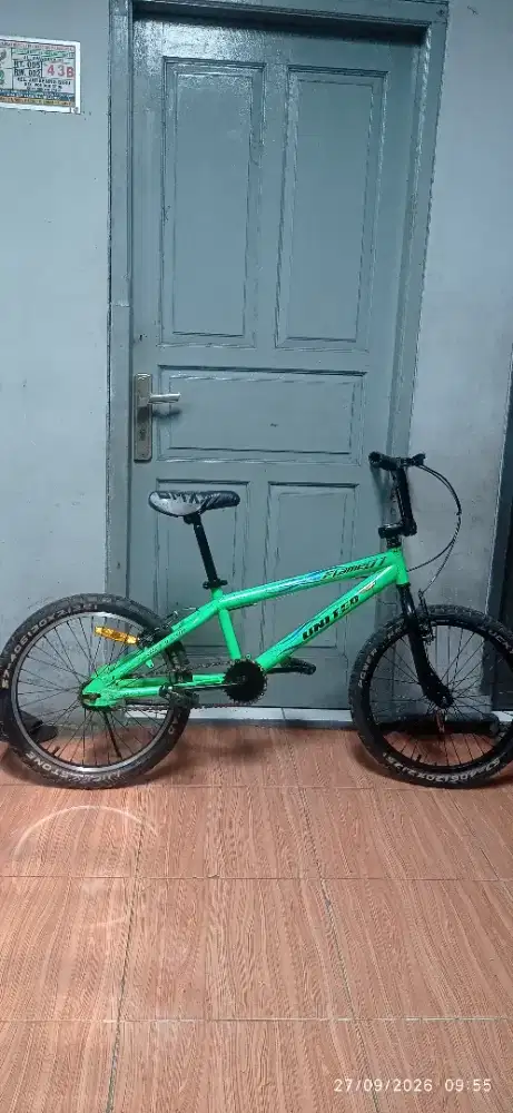 SEPEDA BMX UK 20 MERK UNITED SERI FLAME