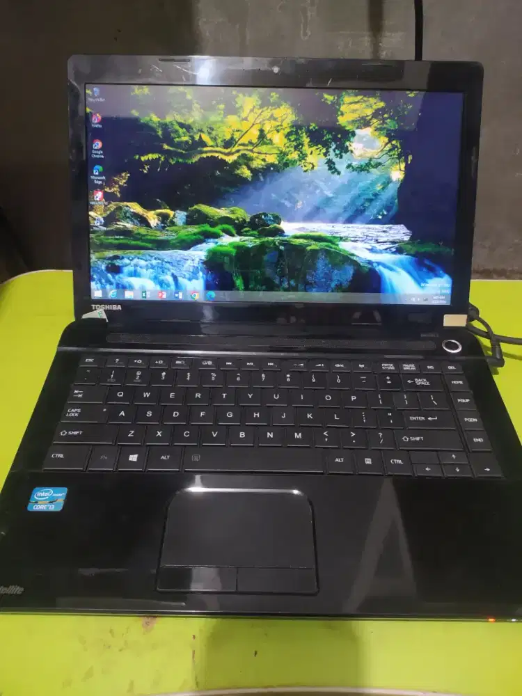 Laptop Toshiba core i3