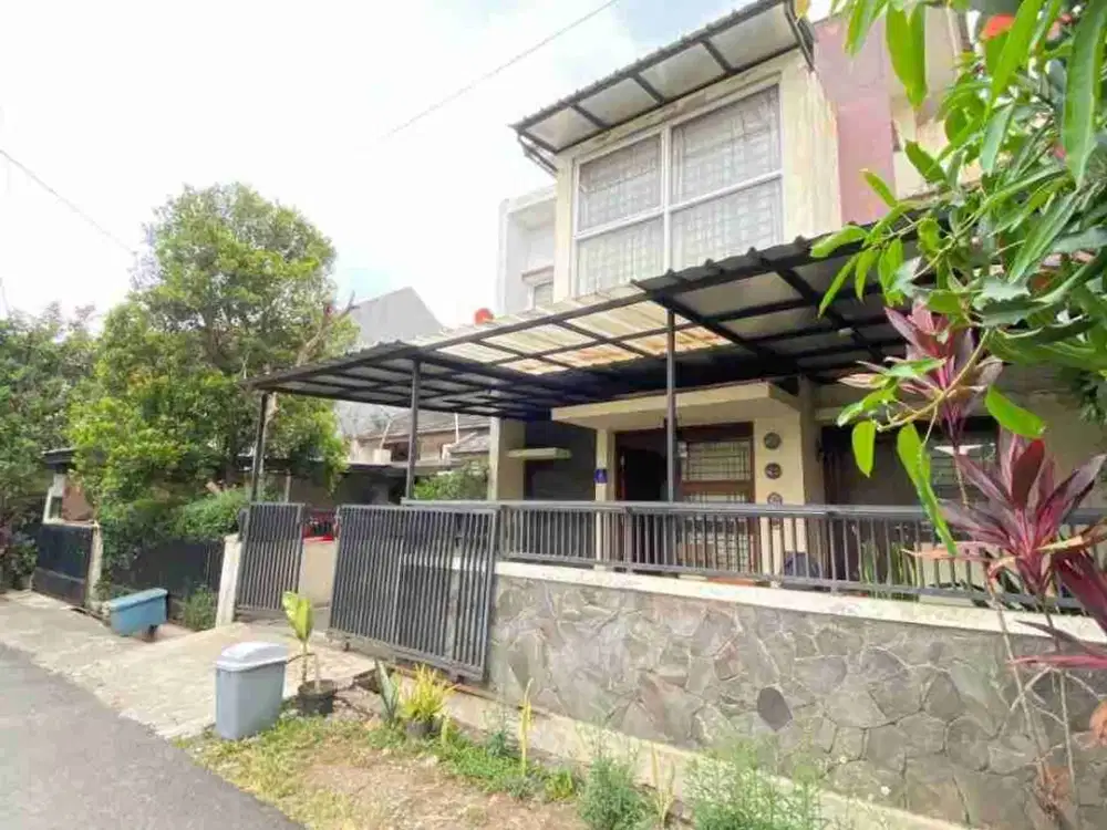 Rumah 2 Lantai murah terawat di Arcamanik Endah kota Bandung
