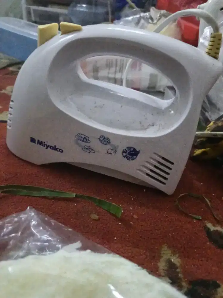 Di jual hand mixer miyako
