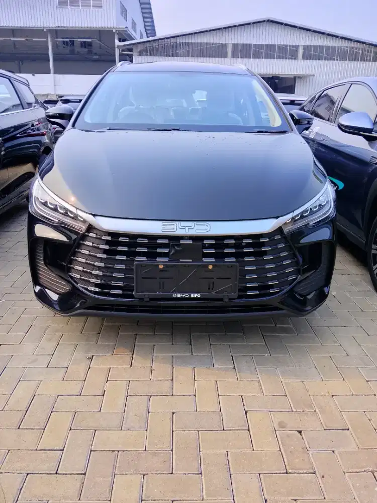 DIJUAL TERMURAH BYD M6-DM HYBRID P-HEV 1LITER/65KM