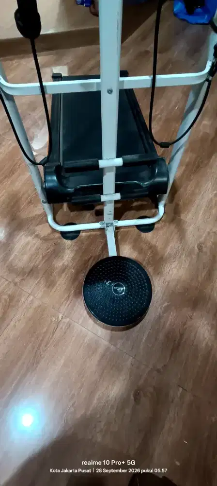 DIJUAL TREADMILL HARGA 900 RIBU BISA NEGO HUB NO WA KONDISI BAGUS N