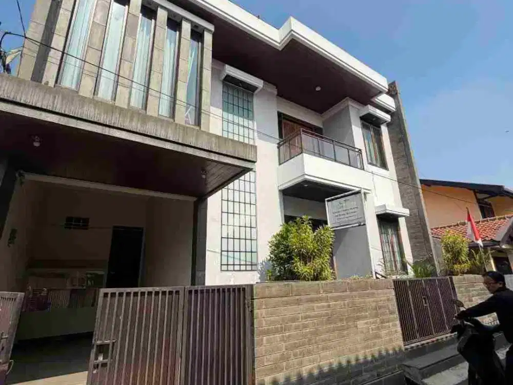 Rumah Bagus modern di Komplek Kebon Kopi Cibereum