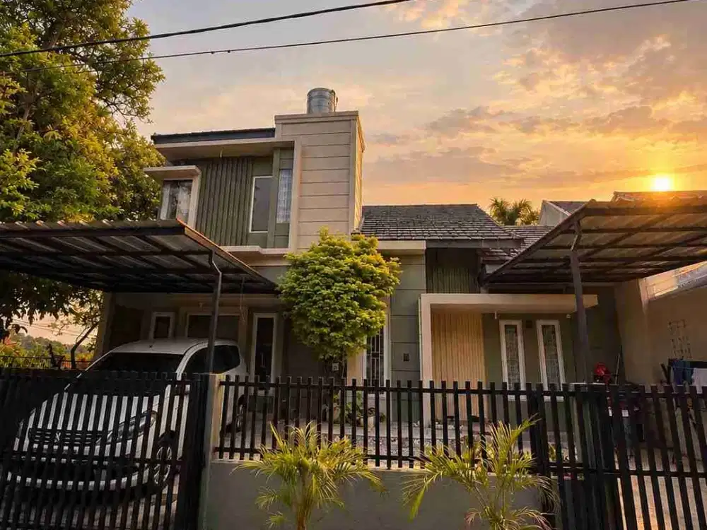 Dijual cepat  rumah semi furnished 2 lantai rapi di perum asri Bukit Golf Cibubur Riverside