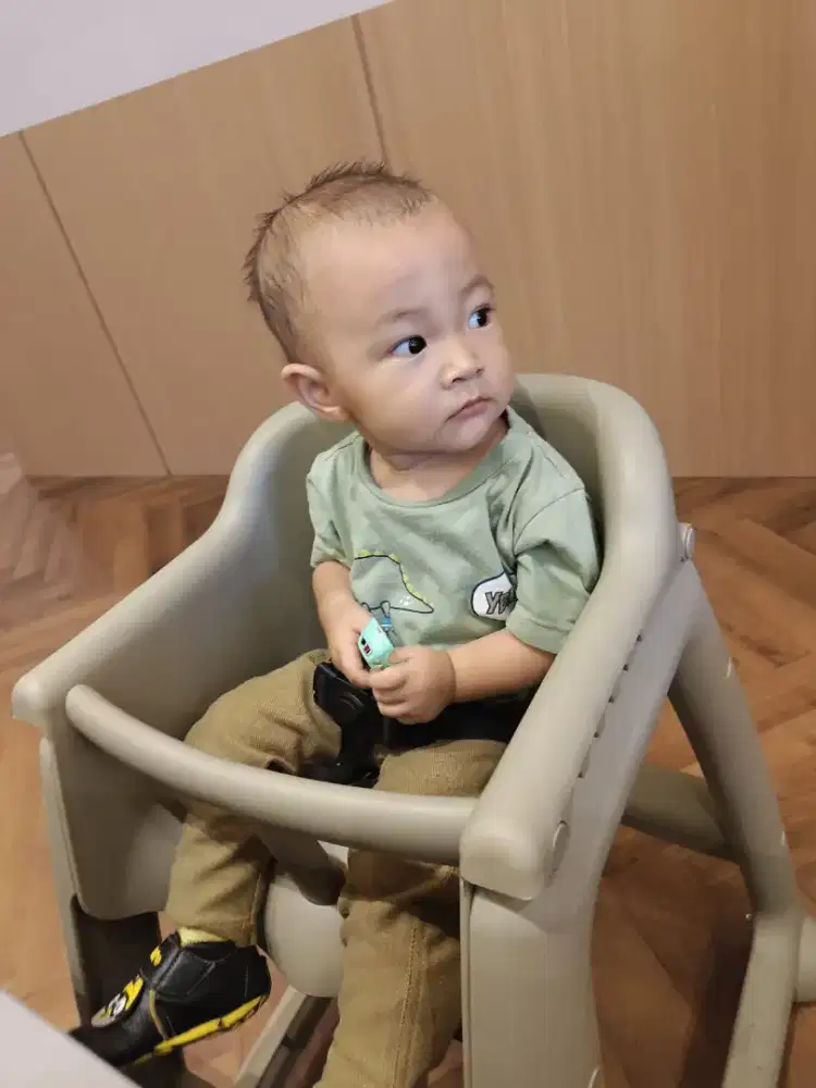 Di cari Pengasuh Anak