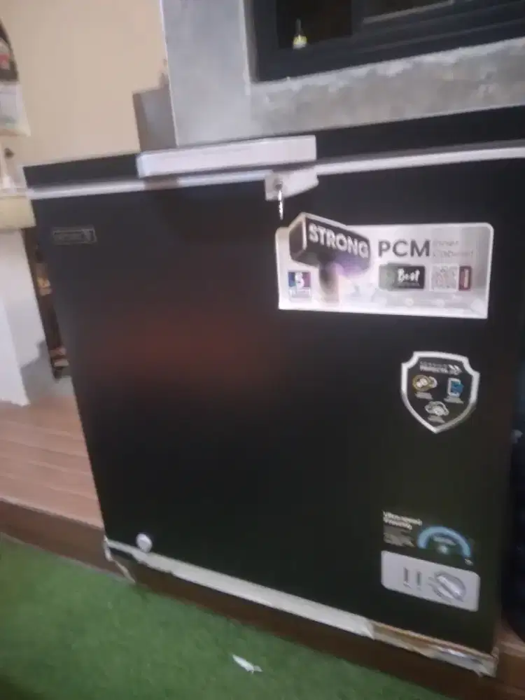 Jual rugi freezer box artugo 210l belum pernah di pakai dari baru