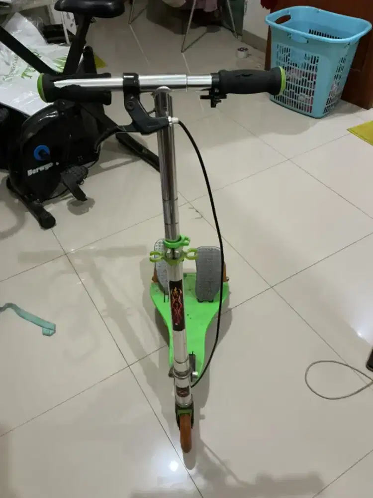 Jual skuter/otoped/scooter pedal/otoped pedal untuk anak anak