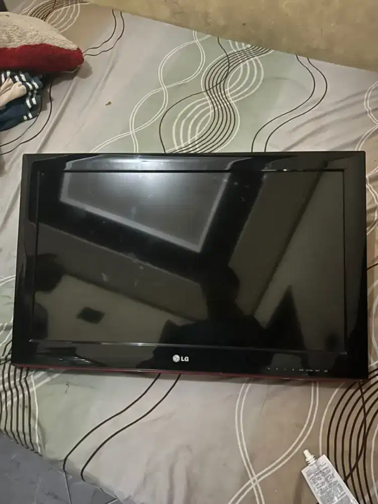 TV LG 32inch + antena + STB