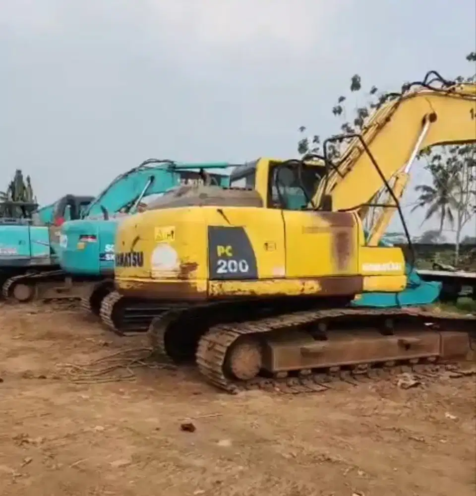 Excavator komatsu pc200-8