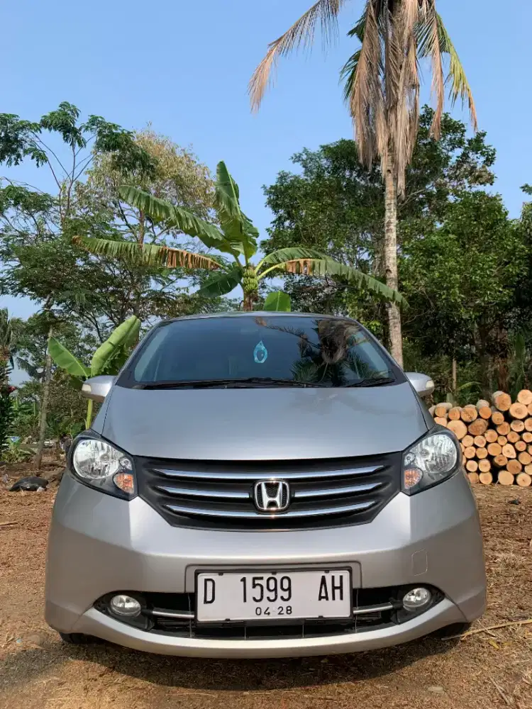 Freed E PSD AT 2012 Matic
