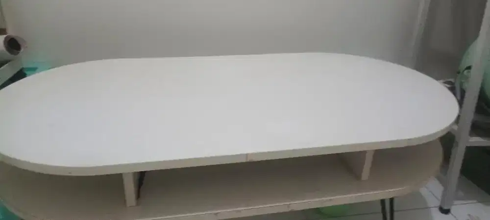 Meja  untuk ruang tamu atau meja tv bisa