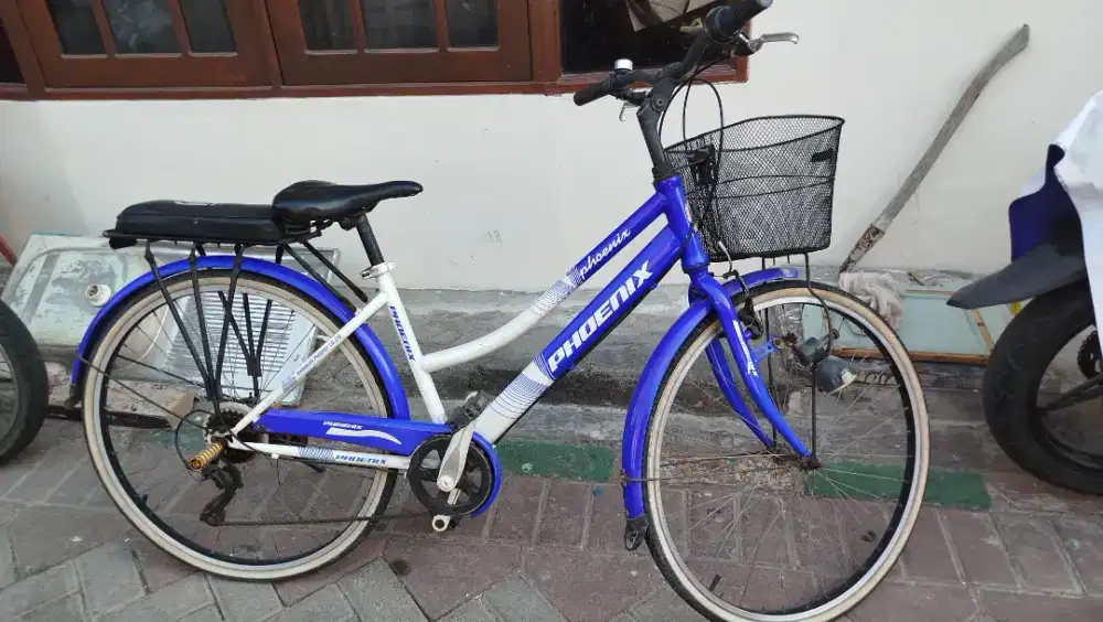 Sepeda phoenix warna biru putih