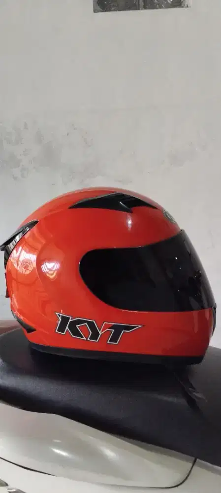 Dijual helm kyt r10