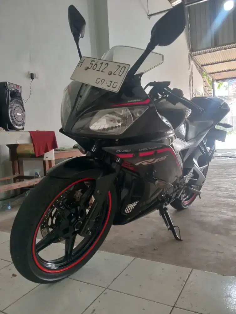 YAMAHA R15 V2 2015