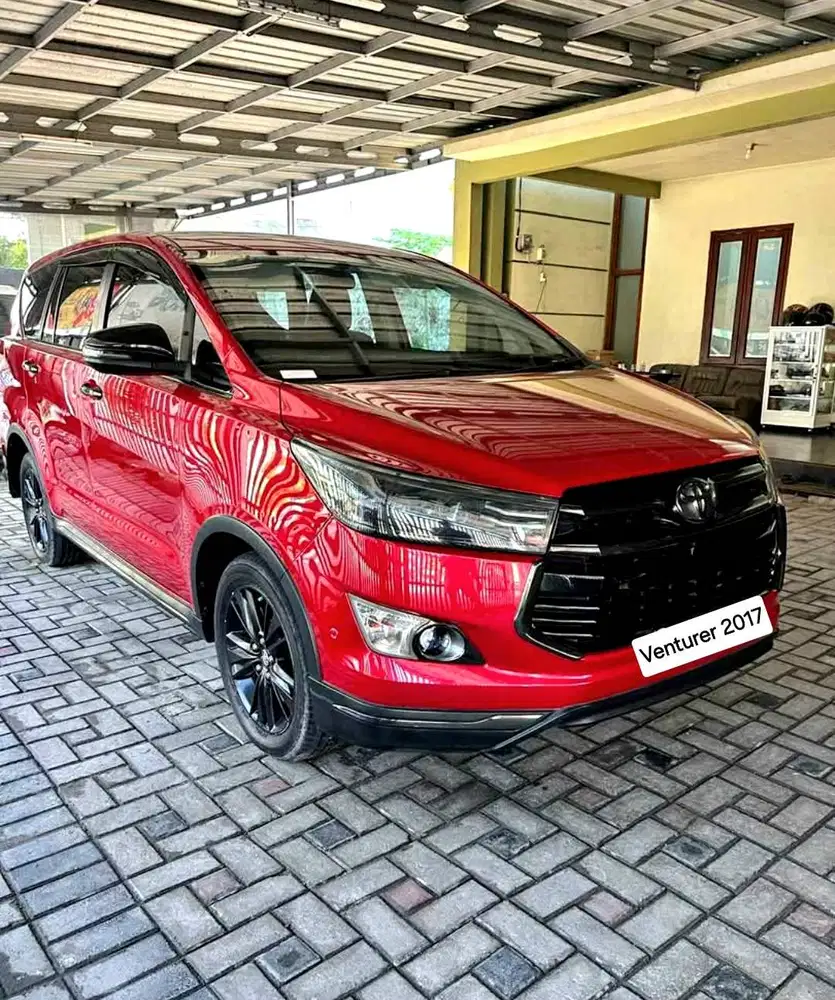 INNOVA VENTURER 2.4 DIESEL MATIC 2017