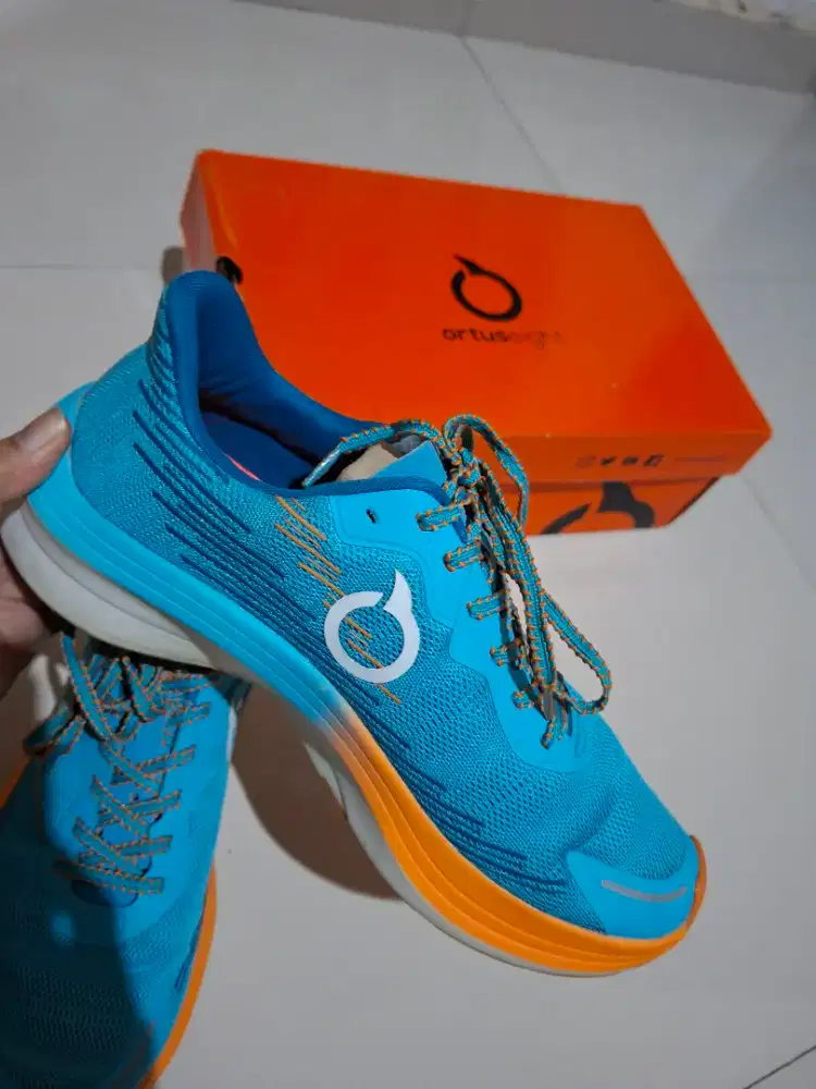 Sepatu ortuseight hypersonic 1.2