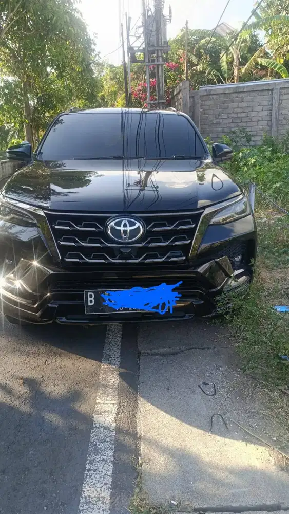 Fortuner diesel low km plat B