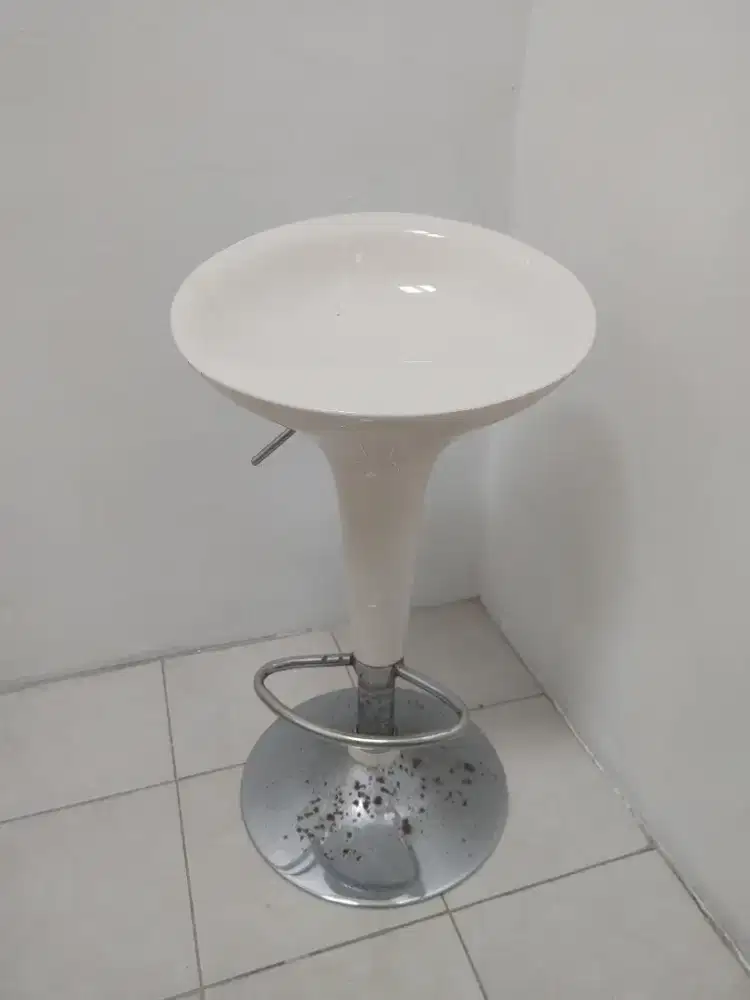 Kursi mini bar Adjustable