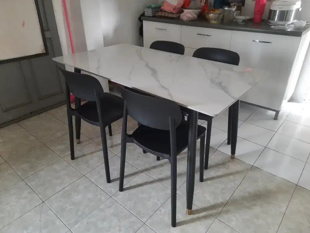 Meja makan Fullset Mewah Marmer Granit 4 kursi IKEA Informa Sofa Bed L