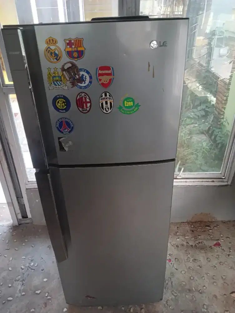 Kulkas LG dua pintu