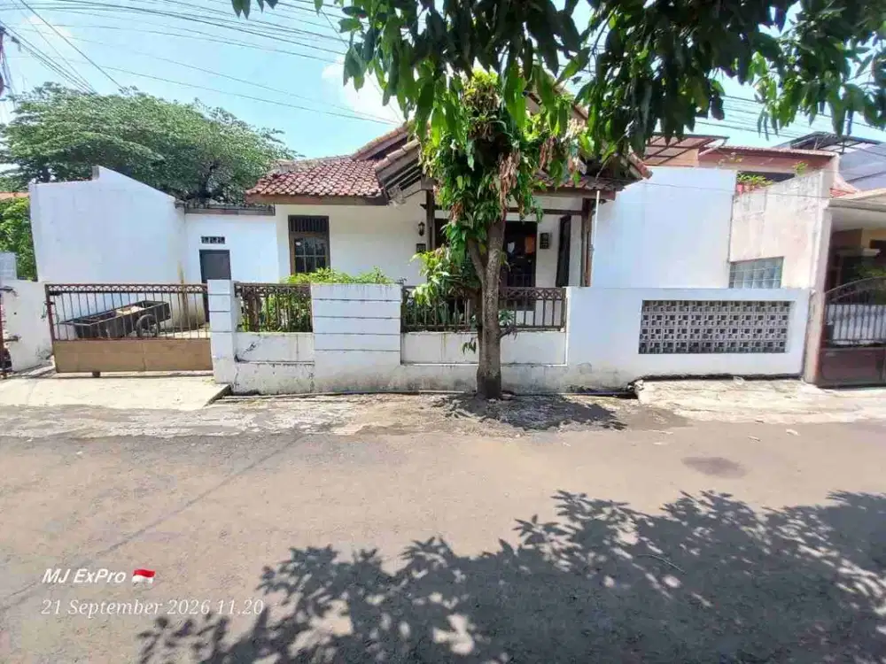 Dijual Rumah terawat dekat Saung Angkulng Udjo Surapati Core Kota Bandung