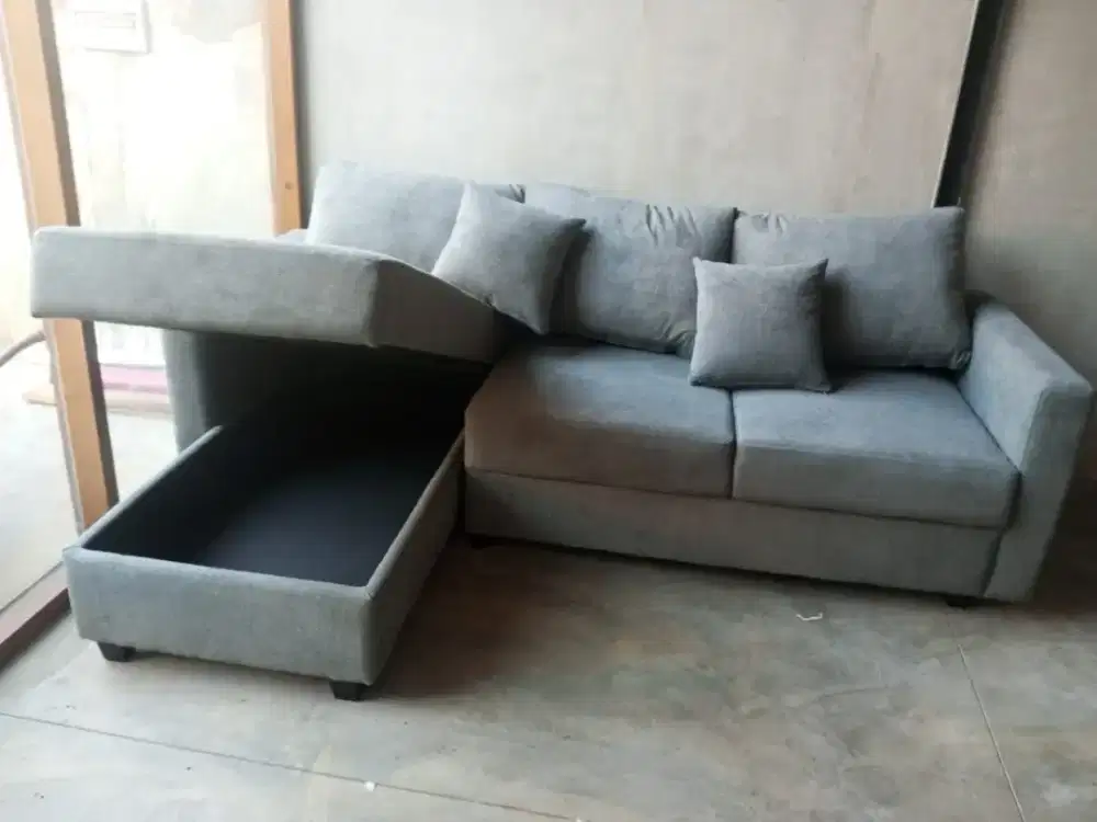 Sofa L box warna abu2 bunus bantal 3 besar 2 kecil