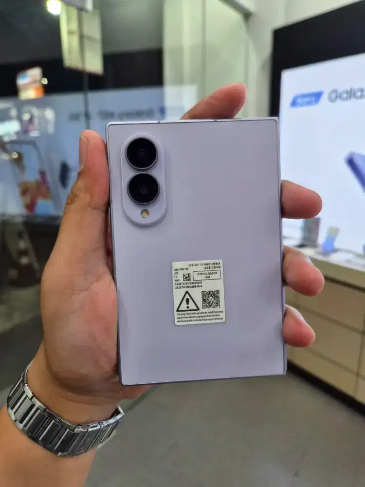 Samsung Galaxy Z Fold8 12/256GB Promo Free Gift Eksklusif