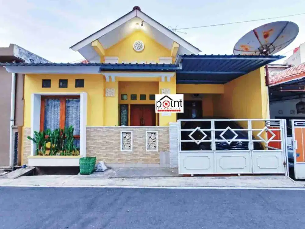 Rumah Tampak Baru Terawat Dekat UNS Dan Rs.dr.Oen Serta Rs. dr. Moewaedi