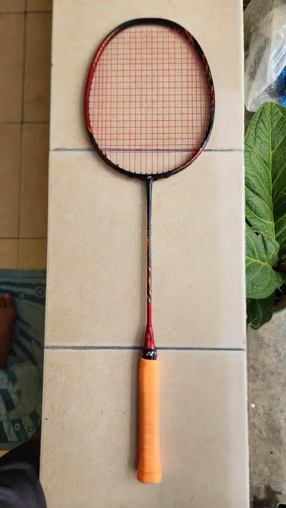 Raket Yonex Astrox 99 Pro