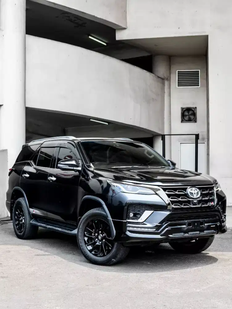 Toyota Fortuner VRZ GR 2.8 2024 DIESEL FULL RECORD TOYOTA TGN 1