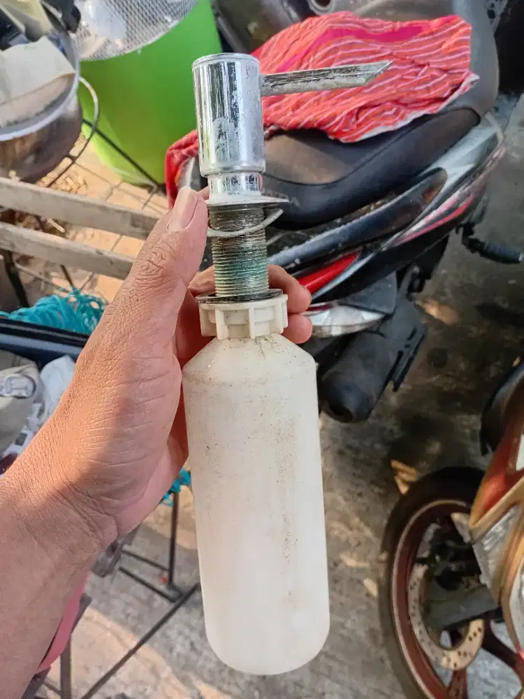 Tempat sabun cuci tangan