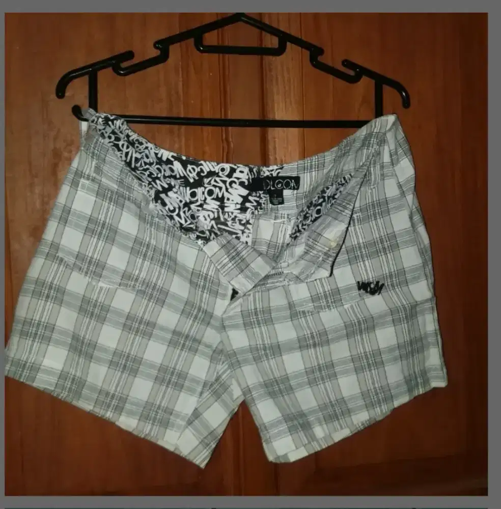 Celana Pendek Wanita