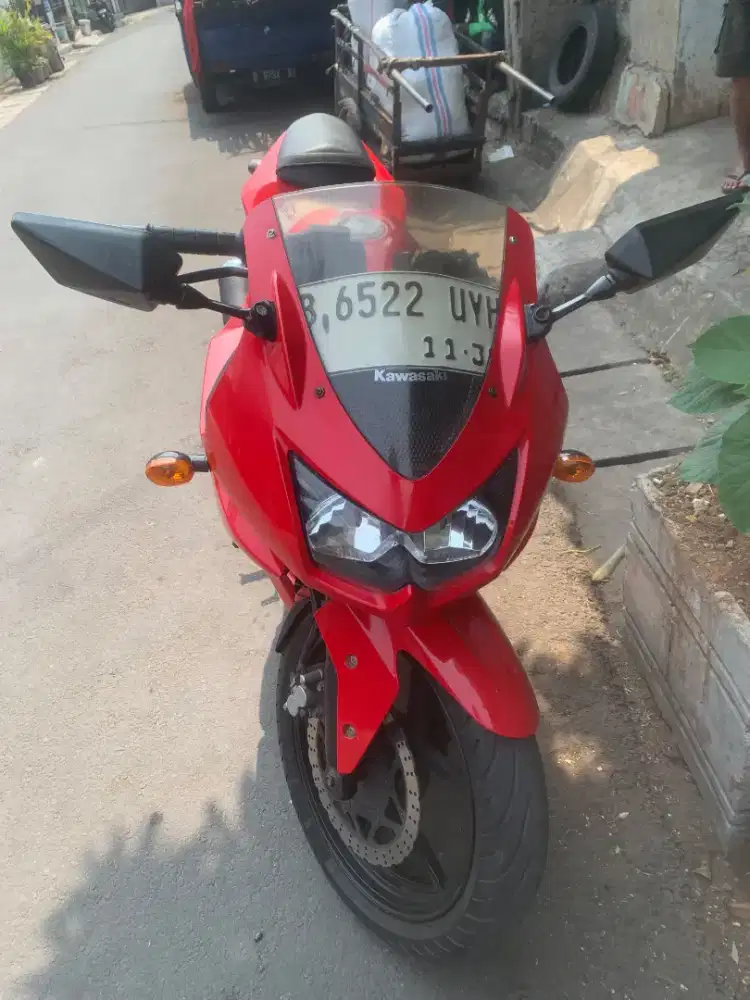 DI JUAL NINJA 250 2011-LOW KM 8500 FULL ORISINIL