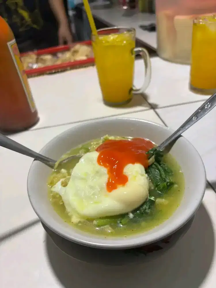 pegawai warmindo