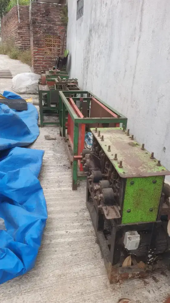 Mesin produksi tusuk sate