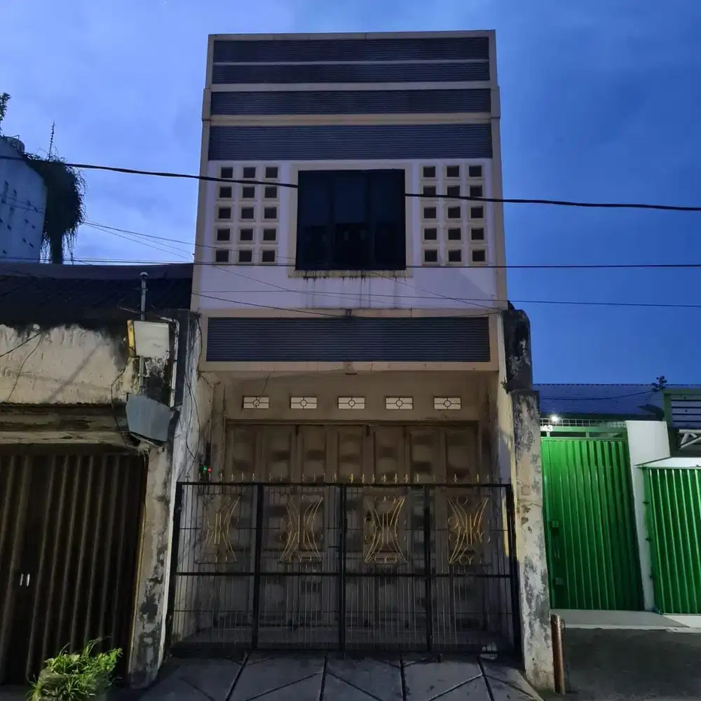 Ruko 3 lantai panjang full bangunan