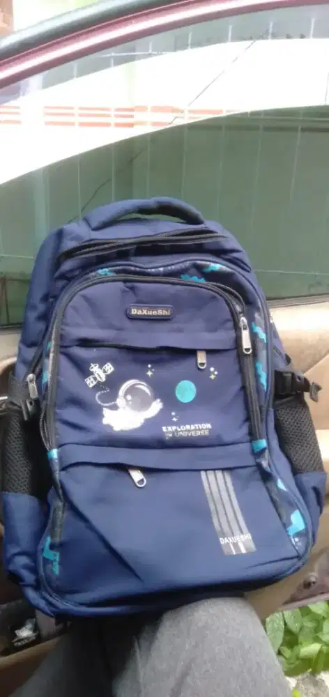 Di jual tas anak TK ,SD ada 5 resleting  penyimpanan bahan tebal,kuat