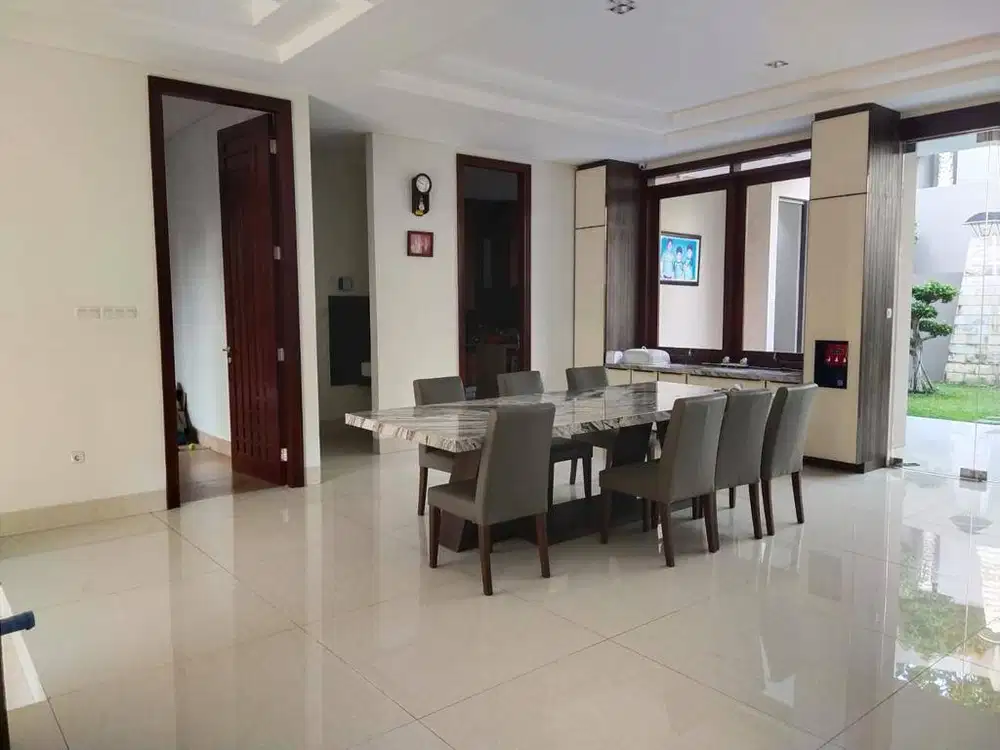 Dijual Rumah Mewah di Setraduta Bandung Siap Huni