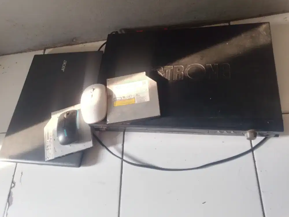 Borongan limbah laptop