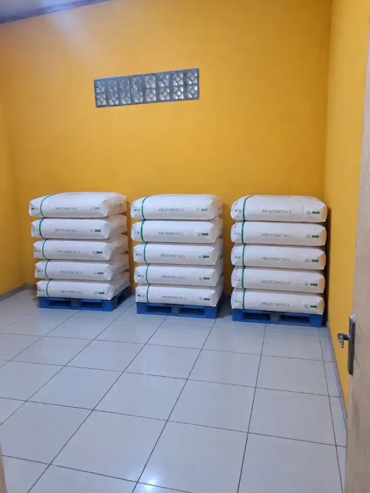 Karyawan harian bagian produksi