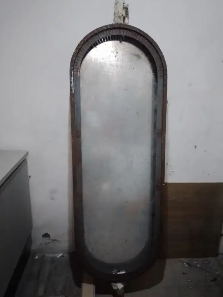 Jual bingkai cermin oval terbuat dari pipa besi