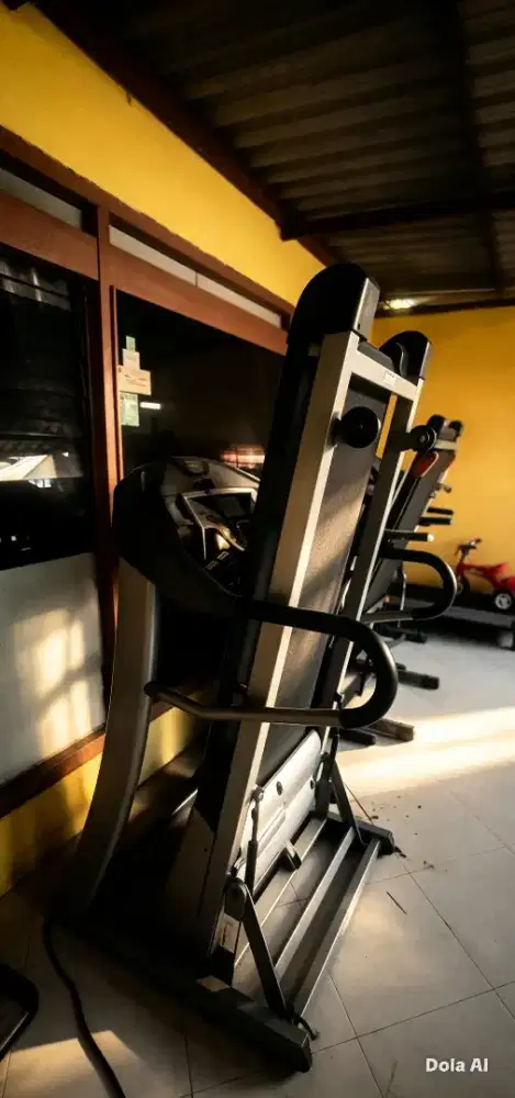 Treadmill elektrik jumbo kuat bb 160kg bisa nanjak USA