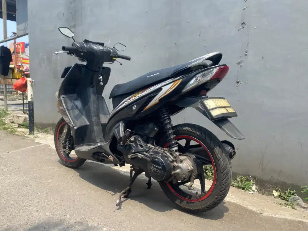 Vario tahun 2008 cakep siap pakai